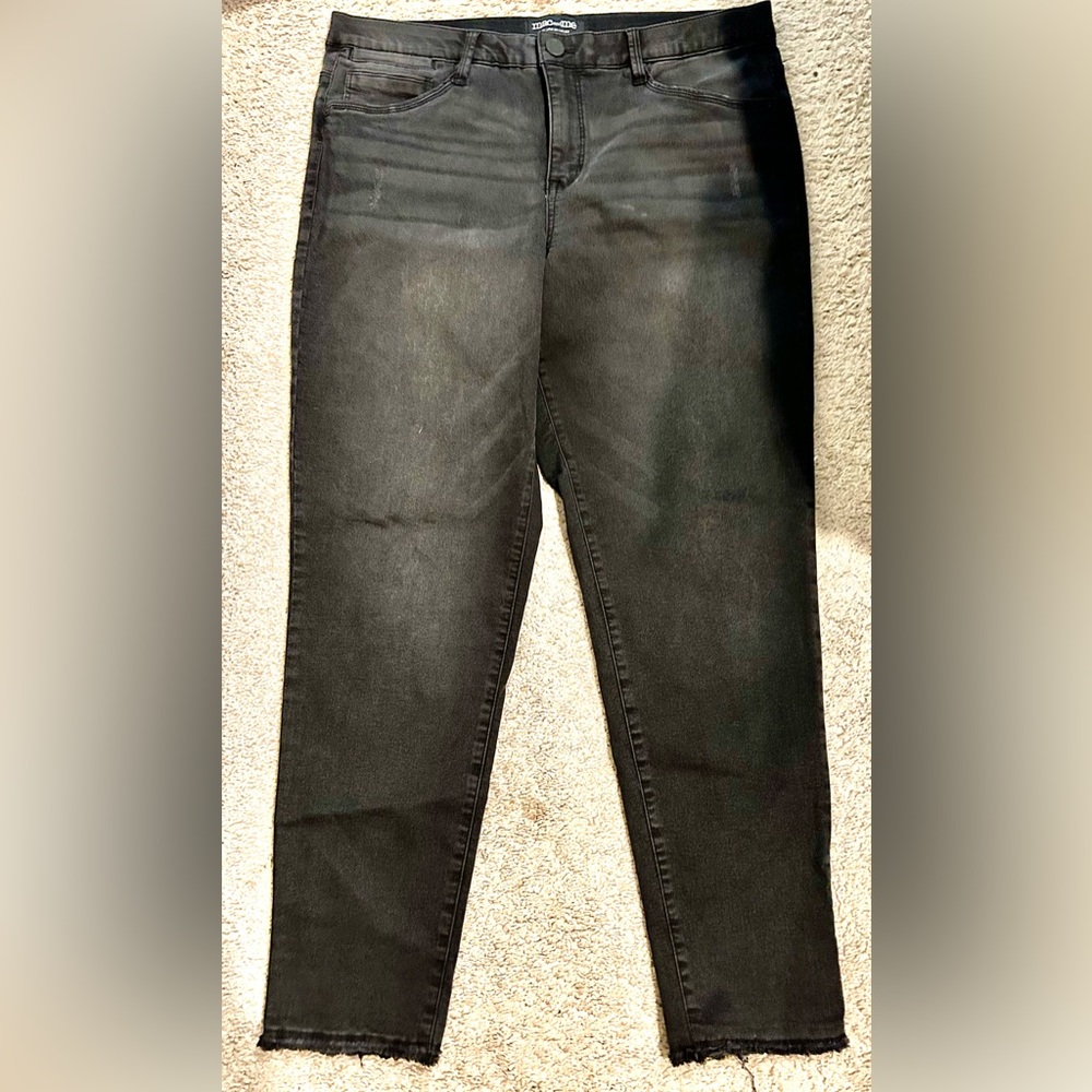 Mac and Me black jeans
